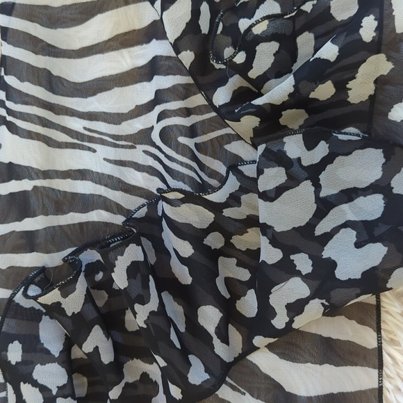 Summer Animal Print Scarf - Picture 3 of 3